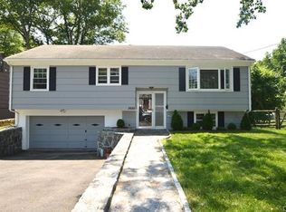 3685 Old Town Rd, Bridgeport, CT 06606