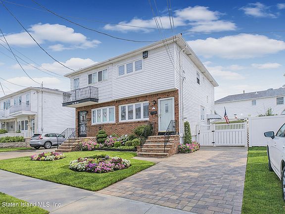 3rd image of 161 Spratt Ave