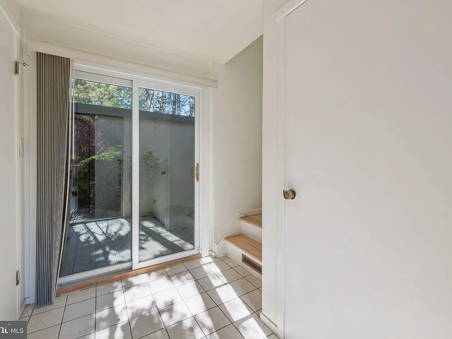 3 bed, 3.5 bath, 1814 sqft, $4,500 — Photo 4