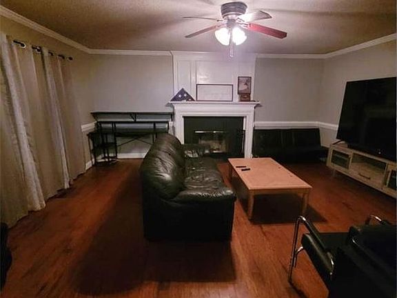 5th image of 14 Country Woods Ct