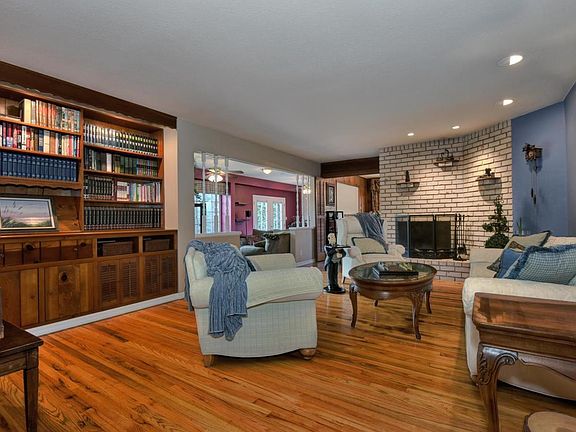 5th image of 550 Papac Way
