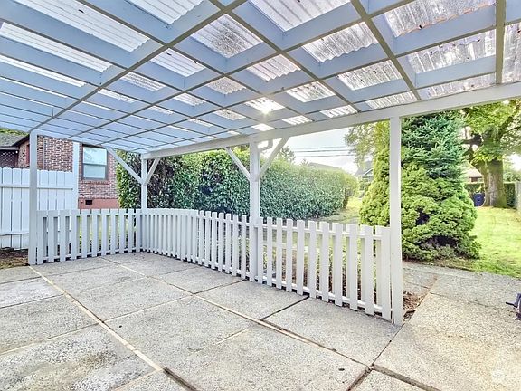 3rd image of 4031 E B St #B