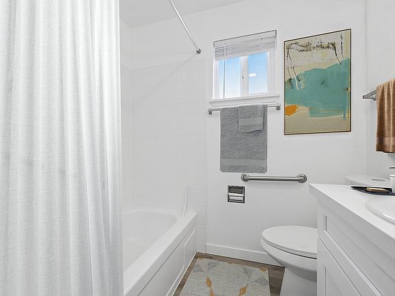 Park Ballinger Bathroom