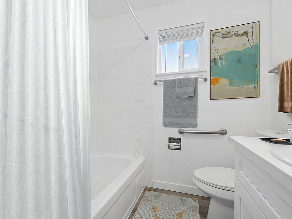 Park Ballinger Bathroom