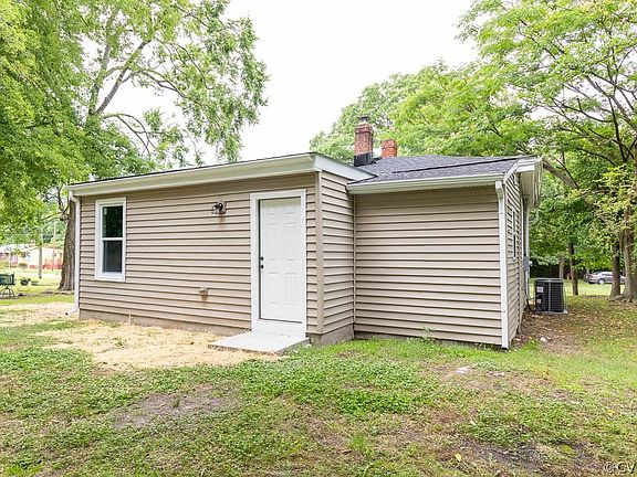 4th image of 25815 Dinwiddie Ave
