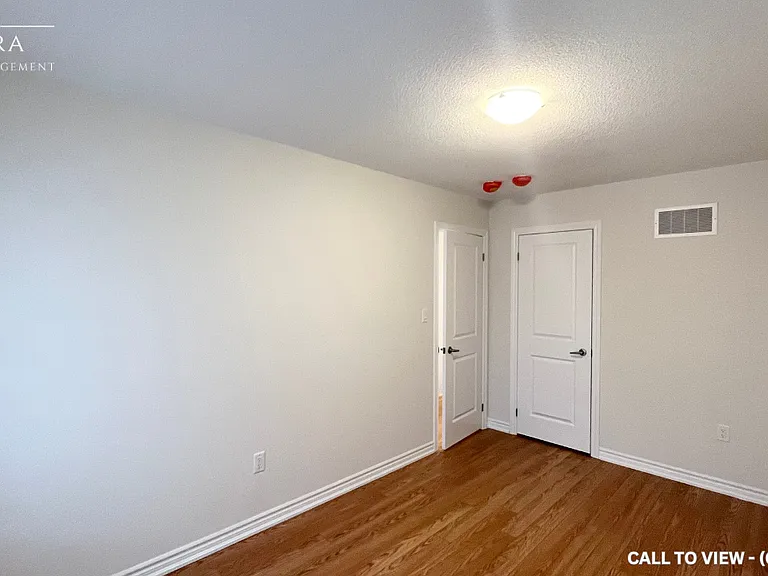 30 Durham Ave — Photo 12