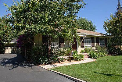 1st image of 863 Linden Dr