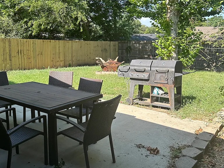 3508 Foxcroft St — Photo 24