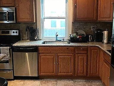 3rd image of 111 Lawson St