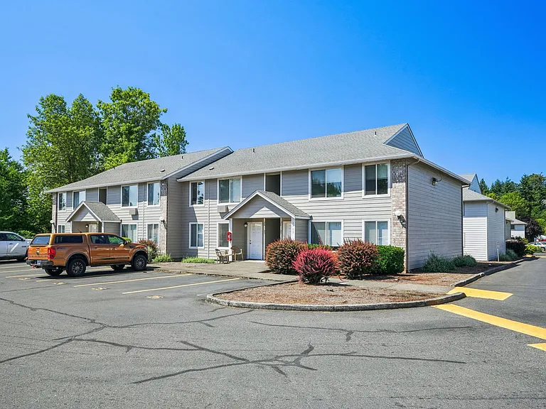Madras Apartments — Photo 32