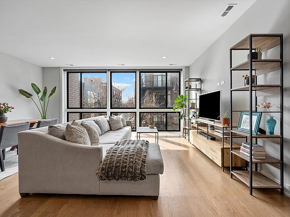 3rd image of 2730 W Armitage Ave #3E