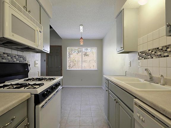 4th image of 7209 Colony Park Dr