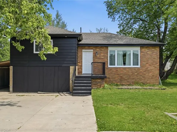 293 Regional Rd #20, Stoney Creek, ON L8J 3H4