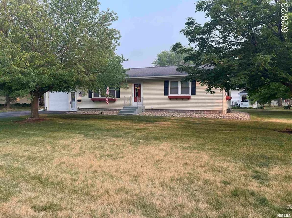 532 E Locust St, Geneseo, IL 61254