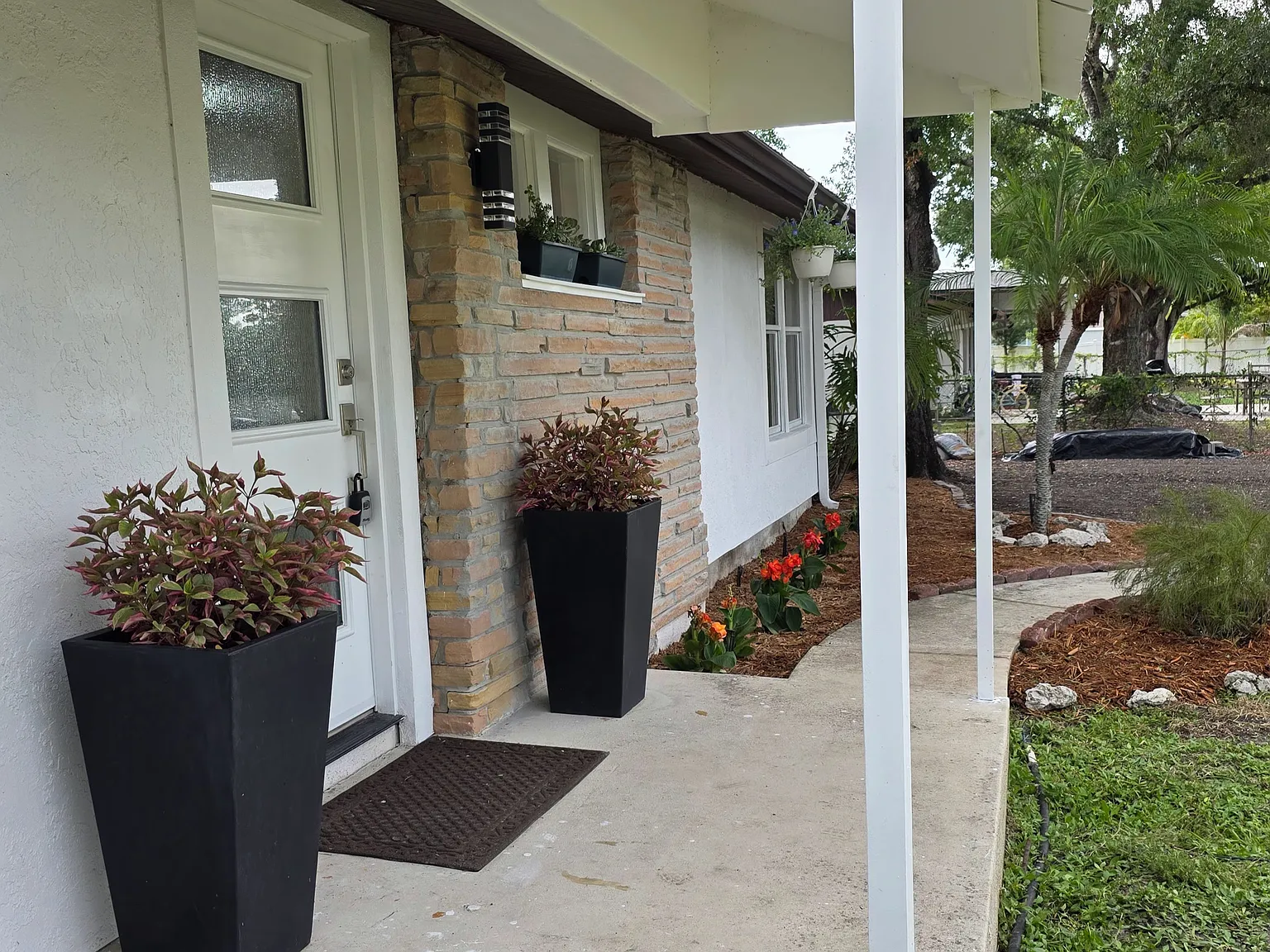 3 bed, 1101 sqft, $2,900 — Photo 3