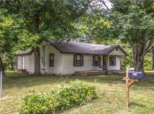 1075 Old Yellow Creek Rd, Vanleer, TN 37181