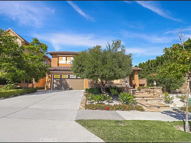 47 Santa Barbara Dr — Photo 3