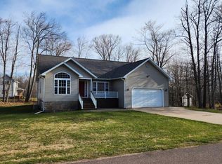94 Whealkate Dr, South Range, MI 49963