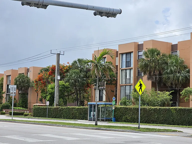 9440 W Flagler St #108 — Photo 3