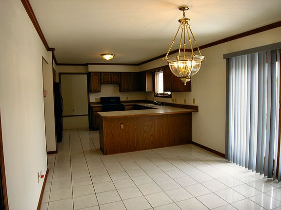 3rd image of 703 Wilkshire Ct