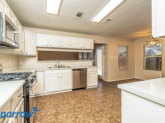 4th image of 1405 Country Ln #3933715