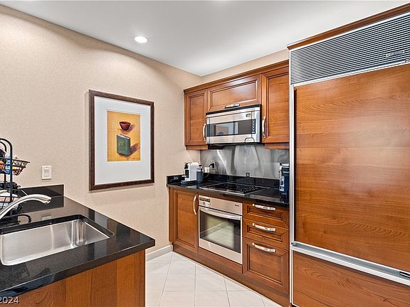 5th image of 135 Harmon Ave #414