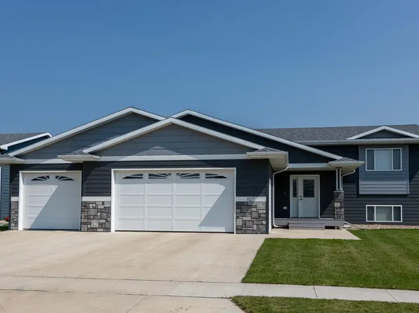 1127 32nd Ave NE, Aberdeen, SD 57401