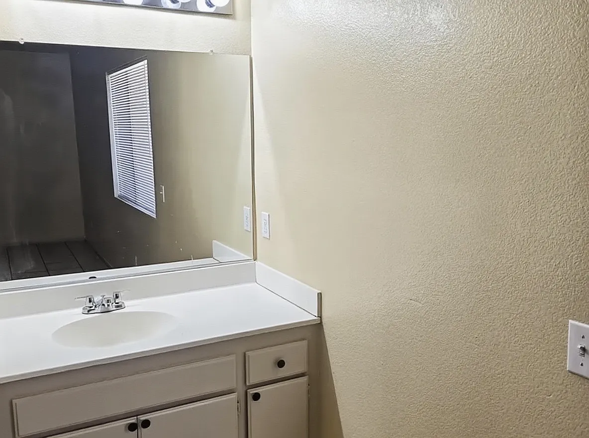13987 El Cajon Drive - 1 — Photo 2