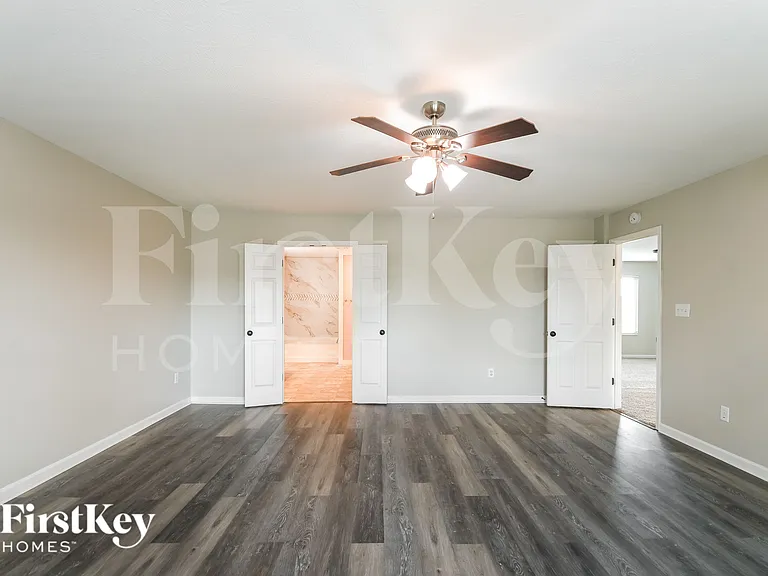 5593 W Woodhaven Dr — Photo 8