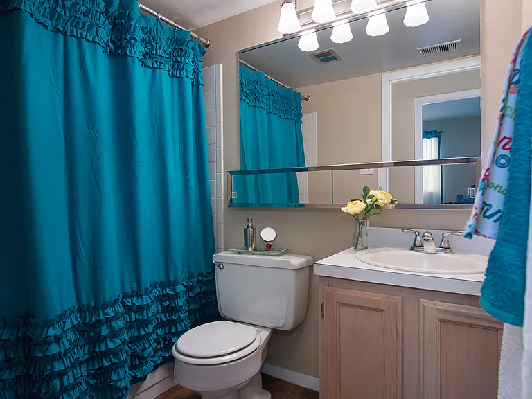 Crescent Pointe — Photo 21