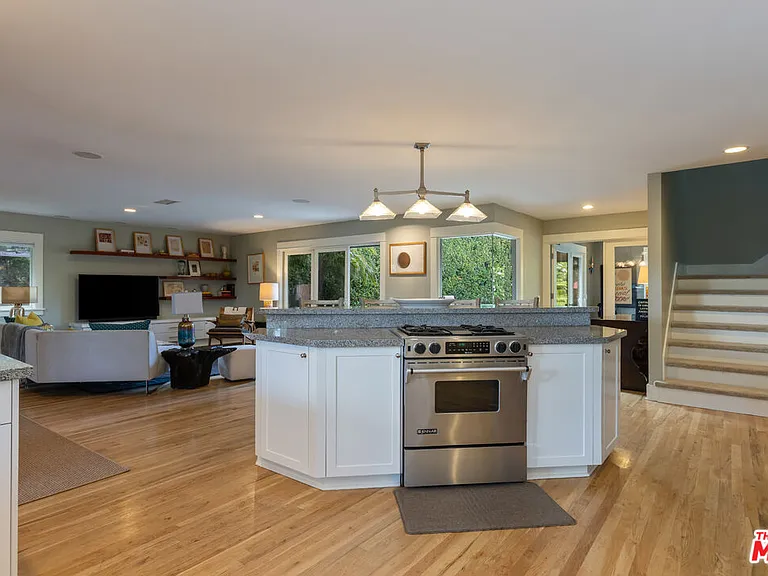 11835 S South Park Ave — Photo 9