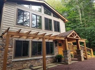 372 Miller Dr, Pocono Pines, PA 18350