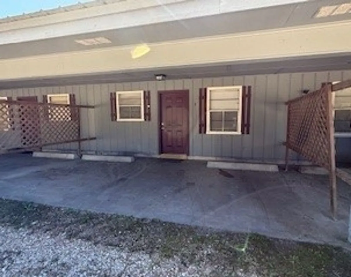 Building Photo - 43334 Happywoods Road Ext