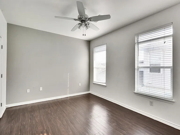 2606 Wilson St #402 — Photo 10
