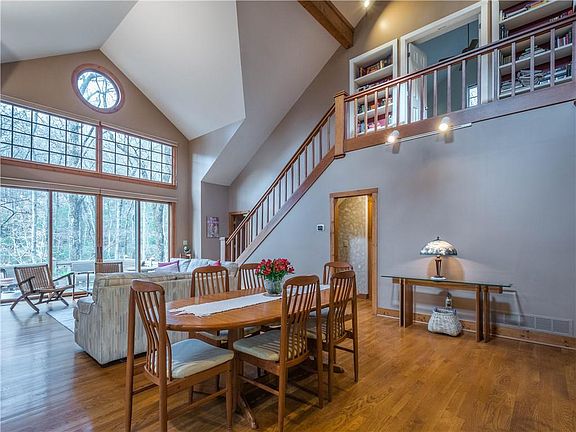 5th image of 291 Woodland Trce