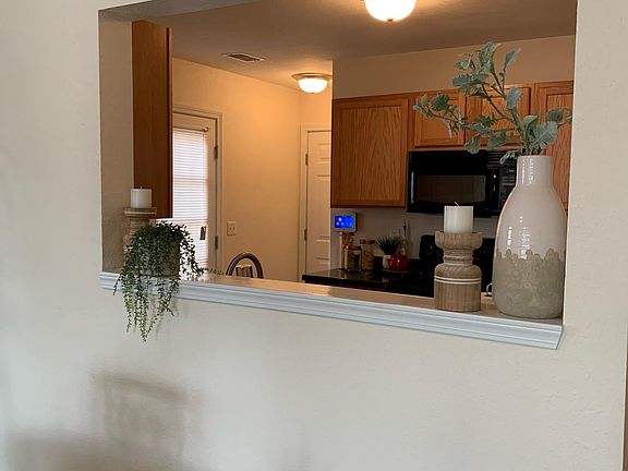4th image of 1220 Vistiana Dr