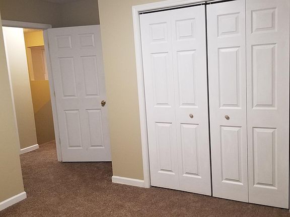 5th image of 410 Olympic View Ct