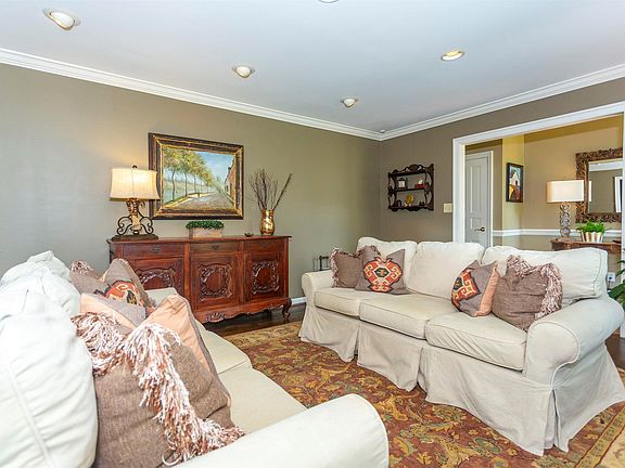 3rd image of 1608 Panorama Dr
