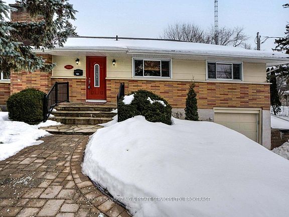 3rd image of 300 Old Quarry Rd