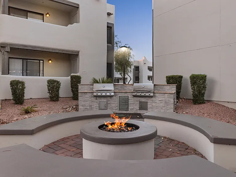 Cortland Scottsdale Mountain — Photo 24