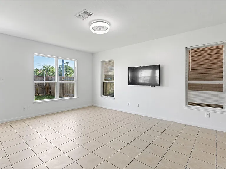11017 Panther Ct — Photo 14
