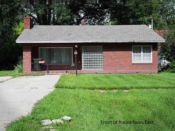326 2nd St, Meadow Grove, NE 68752