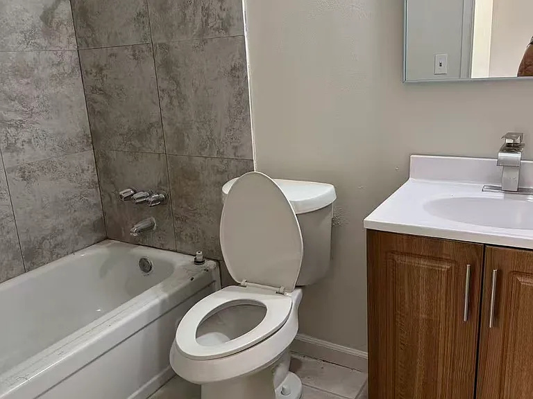 4760 Bandera St #4 — Photo 5