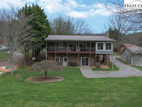 2nd image of 1044 Jackson Drive