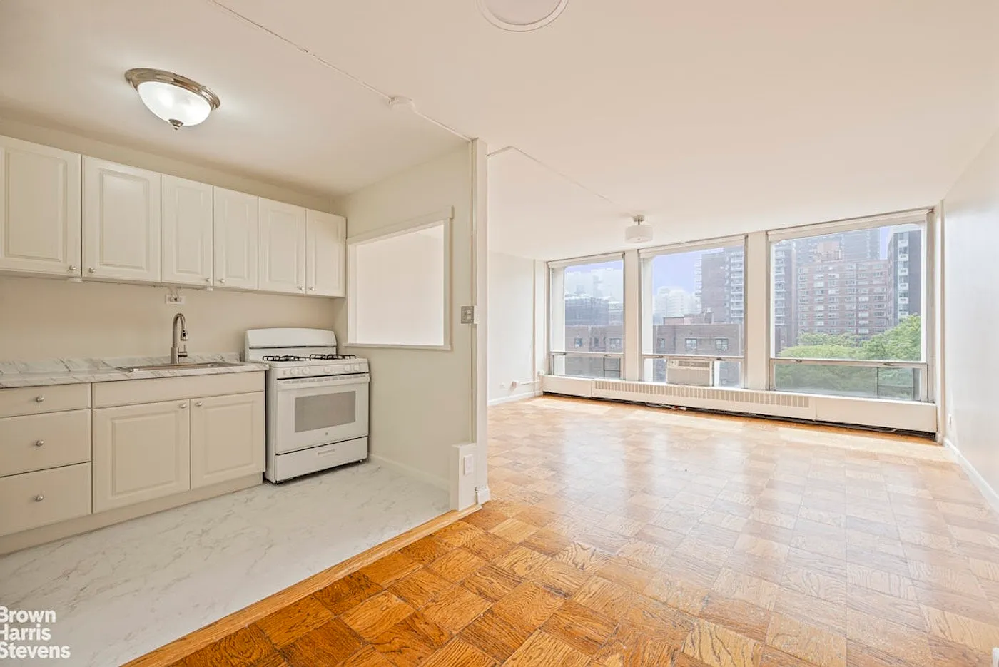 343 East 30th Street — Photo 1