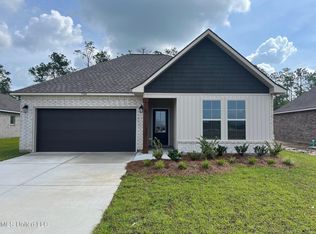 7760 Claymont Cir, Ocean Springs, MS 39564