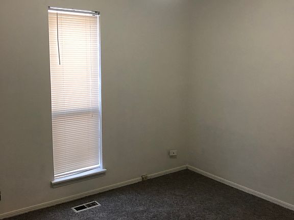 3rd image of 2713 Greenfield Dr