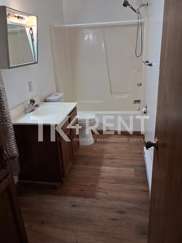 418 East Wood Street - 11 — Photo 3