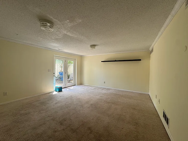 181 Carmel Woods Dr — Photo 14