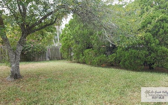 5th image of 30 Wood Hollow Dr